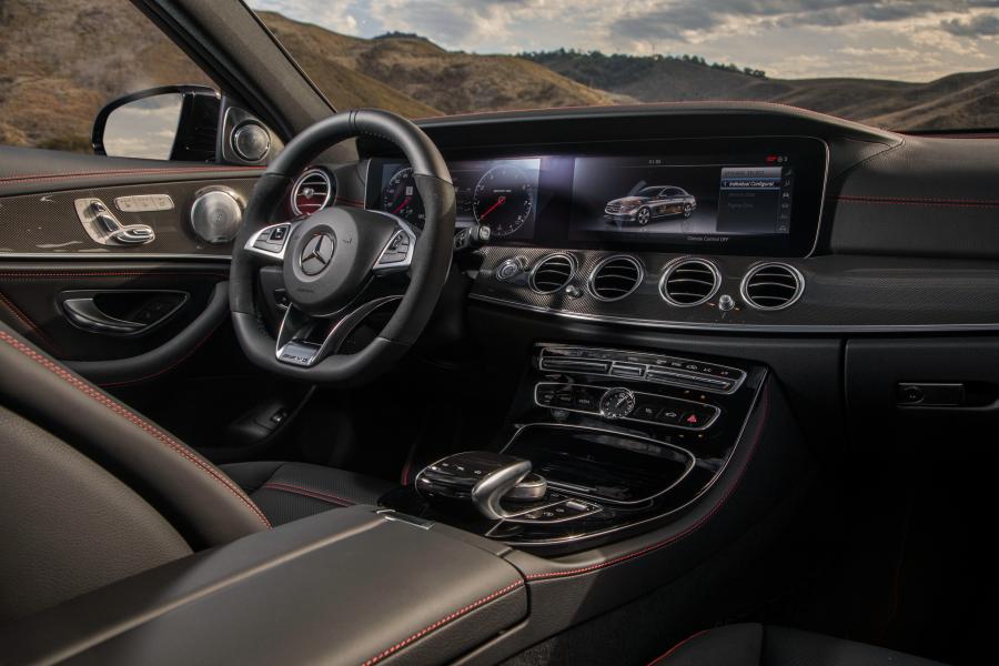 Интерьер Mercedes-AMG E43 4Matic 2016 года  (NA) (фото 27 из 30)
